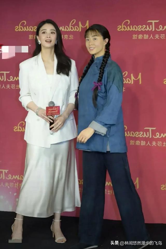 蒋欣的蜡像，应该是所有明星里最不像的了，但是本人魅力不减啊
