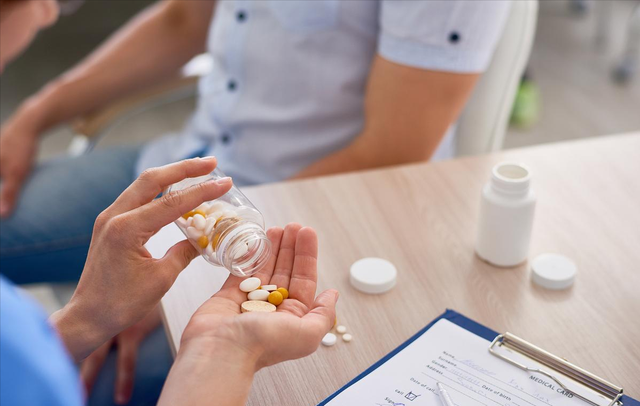 身体出现6类症状，小心肝炎！远离4个传播途径，做好预防