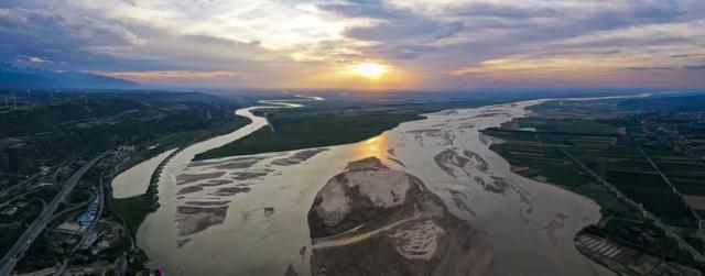 不止江湖恩怨!金庸为运城定制的旅游线,藏着中式浪漫