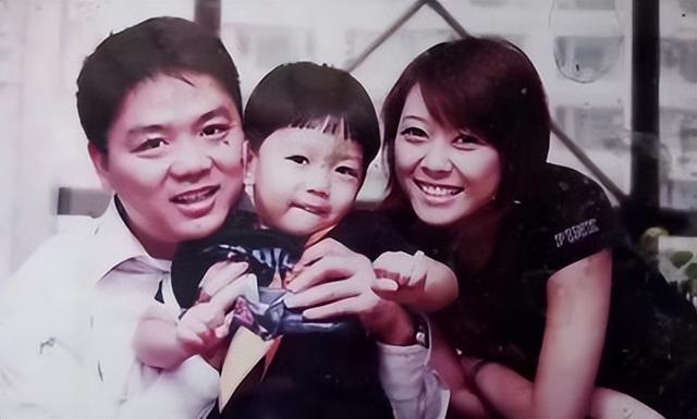 刘强东上千亿身家背后，儿子却是他一生的痛，感谢章泽天视如己出