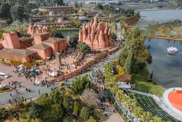 为何一到弥勒就快乐？答案揭晓…