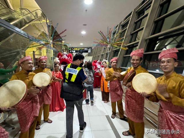 十一期间国内外大事儿盘点：全世界都知道中国放假了，美政府停摆