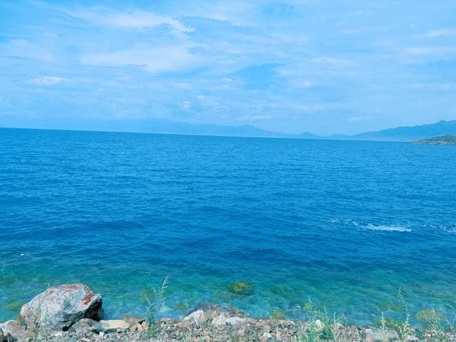 曾经荒无人烟的戈壁，新疆凭什么能逆袭成如今的能源顶流？