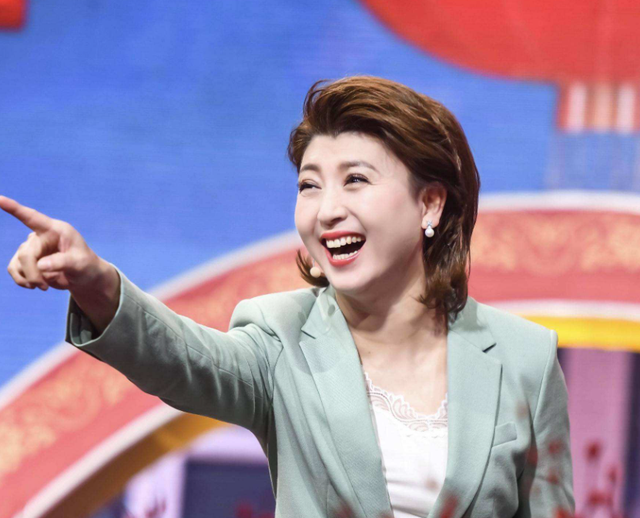 闫学晶哭穷风波大反转！儿子忍不住说出真相，有一点让那英说对了