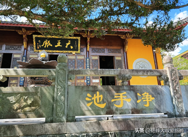 被杭州冷门古刹狠狠吸引了，藏身深山，秋日中，已成寻幽访古地！