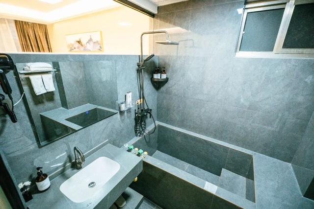 云南最让人羡慕的“温泉村” 家家户户都能泡温泉 村民一年赚到手软