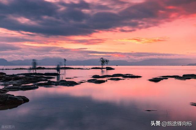 抚仙湖红沙滩藏着3个隐藏机位，拍出赤红与碧蓝的撞色，美极了