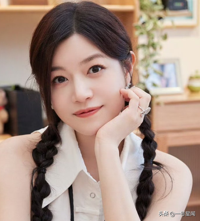 离婚仅半年，42岁的陈妍希本性难移，才发现陈晓跟她不是一路人