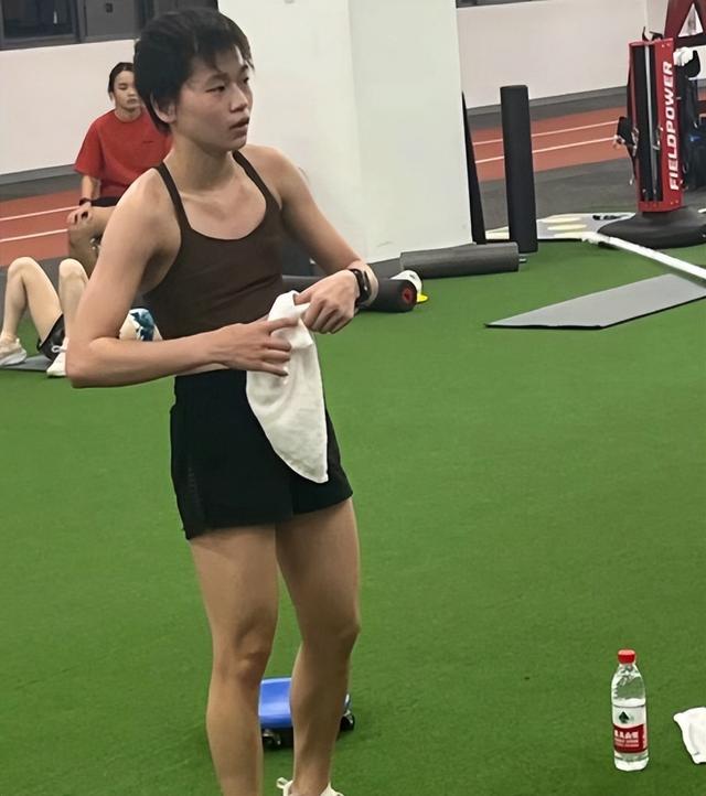远离“造神”陷阱，央视新闻报道，揭开了18岁全红婵“真实现状”