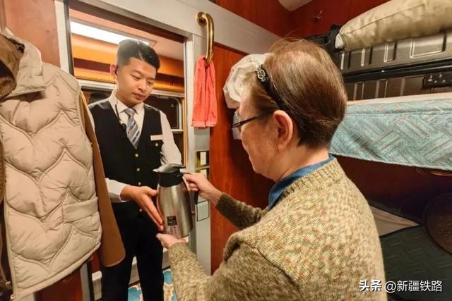 多趟特色专列，带你尽览新疆之美！