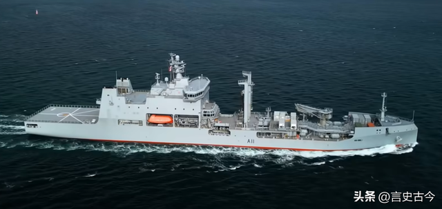 围观军舰比演习军舰还多，美菲新澳四国军演	，是怎么变成笑话的？