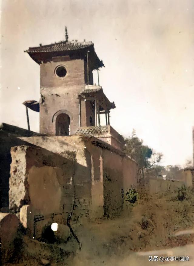 1938年，日军私人相册中的顺德（邢台）古城，鬼子在城墙上散步
