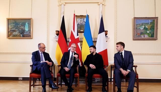 乌克兰彻底成最大笑柄，折腾三年回头才发现，美国竟把自己卖了！