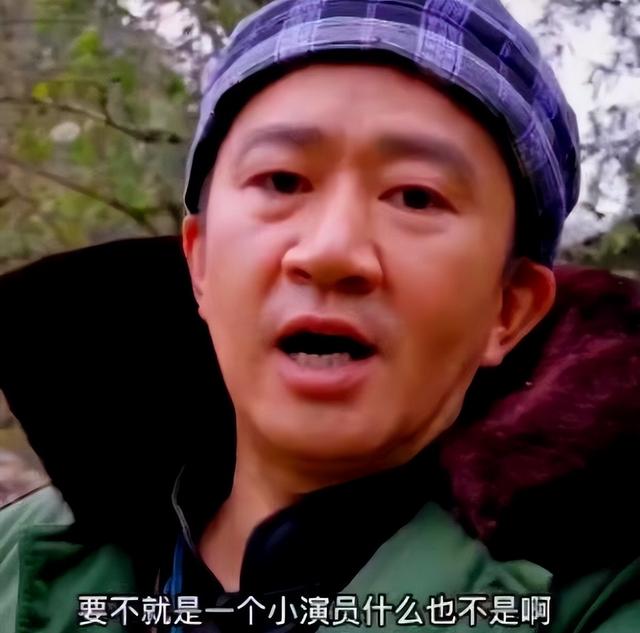 知名演员无戏可拍，回老家摆摊卖炒面，娶小18岁娇妻矛盾不断