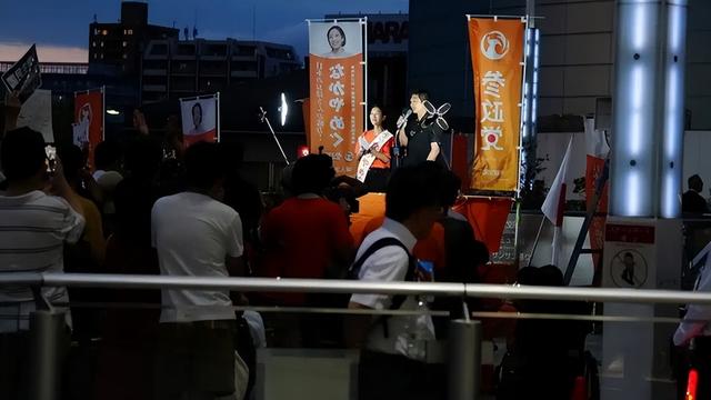 “中国向日本军舰连开两炮”，日媒相当不服气，日本高层不敢吭声