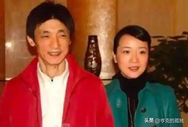 她是国家一级女演员，多次给坐轮椅丈夫戴绿帽，如今儿子也是演员
