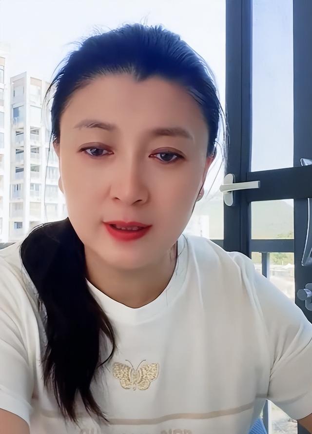 保持安静吧！明星“酸黄瓜	”事件再升级，失去代言	，官媒点名