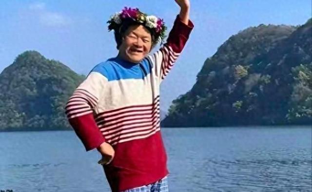 上海71岁独居老人卖掉房子自驾九年， 拒绝留钱给亲人 。