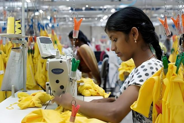 全球贸易战愈演愈烈，这一轮关税战，全球有4个国家成为炮灰！