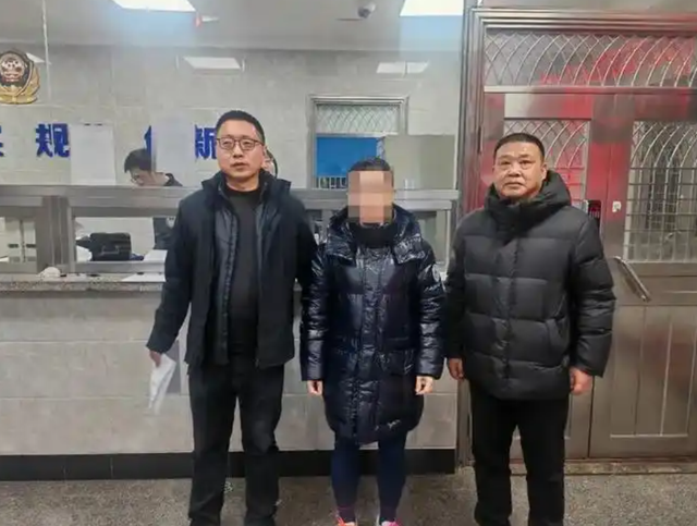 哭穷风波不到一个月	，闫学晶祸水再起，倒霉的3个男人是冰山一角