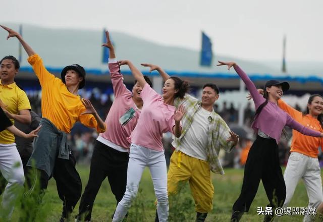 高清大图！直击内蒙古自治区第35届草原那达慕开幕式现场→