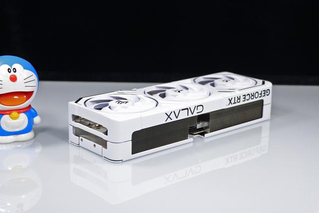 9800X3D + 影驰 RTX 5080 金属大师 畅享千帧！奉上便携 AI 攻略