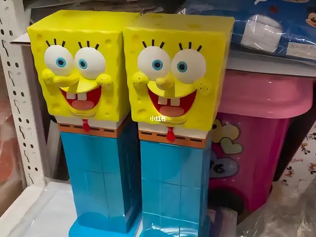 PEZ糖果机，100年从成人奢侈品，变孩子玩具再变收藏热品
