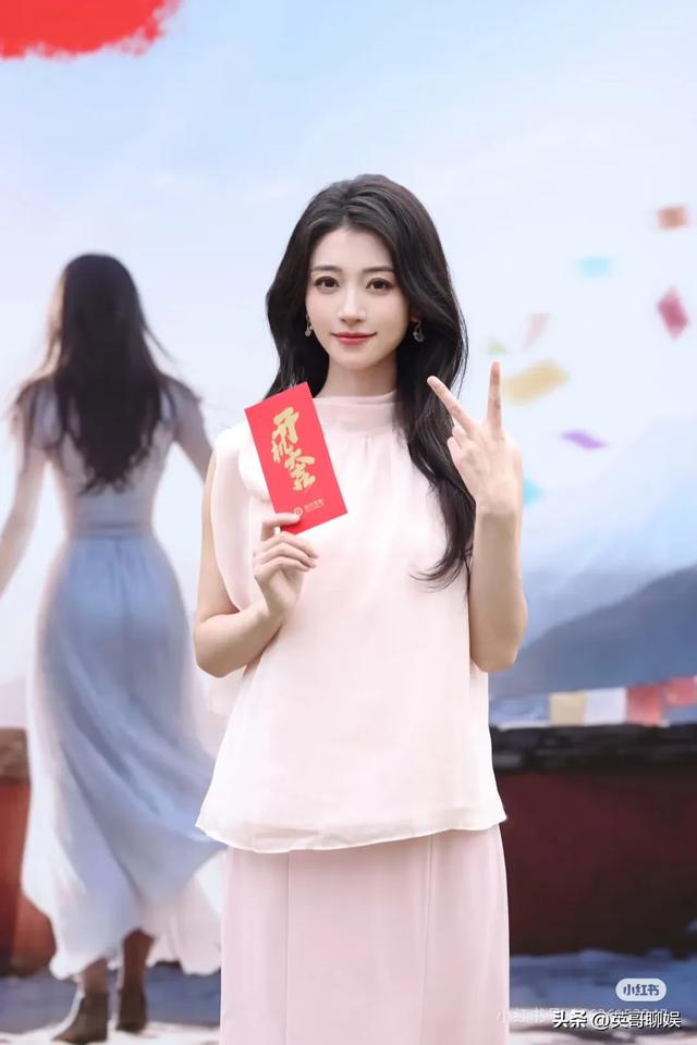 短剧圈人气最高十位女演员，刘念垫底，韩雨彤跌出前五，榜首太美