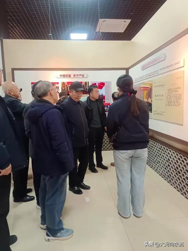 潍坊酒文化研究会酒器收藏协会2026年度工作会议在云门春酒业召开