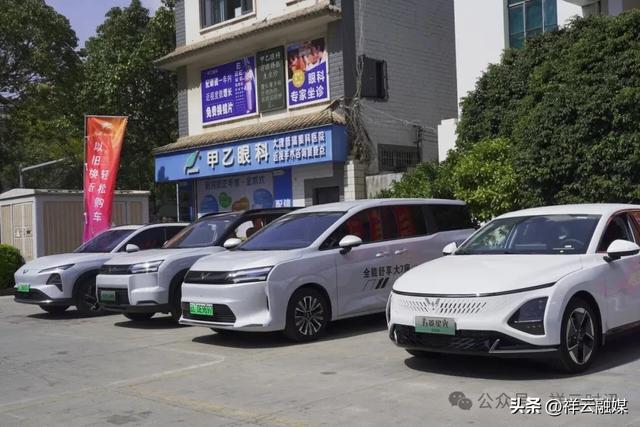 网络中国节·元宵 | 老街焕新彩,元宵续年味:钟鼓楼文化集市活动正酣