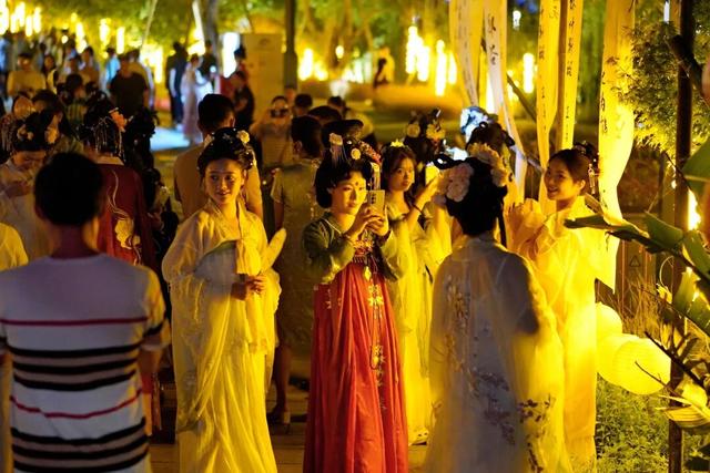 前五日累计接待游客160.67万人次！ 中秋国庆龙泉驿文旅市场火爆