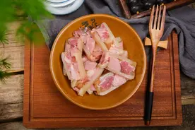 肥猪肉炼油别直接下锅！老辈传下3个诀窍，油渣酥香猪油雪白图片