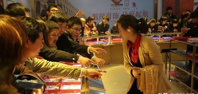 中美俄黄金储备对比：美8133吨，俄罗斯2350吨，中国让人出乎意料