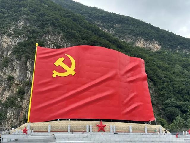 如果夏天有颜色，那么房山是_______