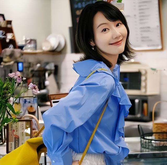 讨好大佬，陪睡上位，遭央视“开除”	，她身上的标签哪个才是真的