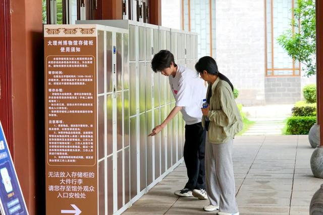 大理以 “文”迎客热度高