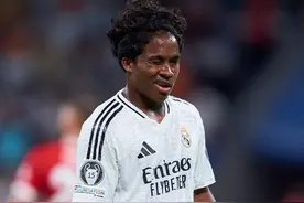 皇马18岁天才霸气1幕：拒给两大1.8亿先生做球，奔袭半场轰世界波图片