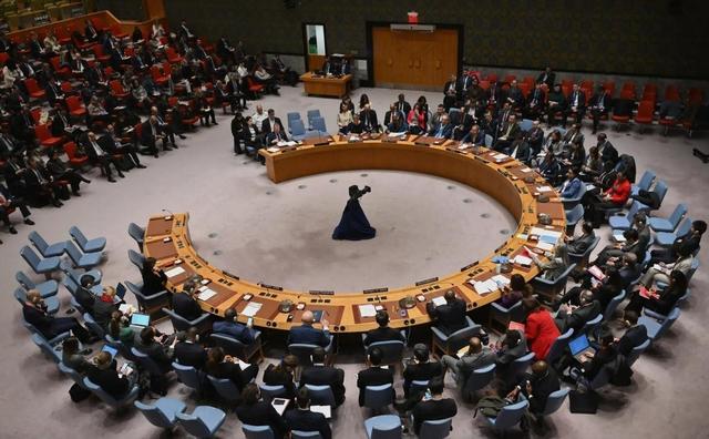 购买中国战斗机不给钱，7次追债都没还，这个嚣张小国报应来了