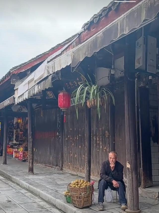 实拍！成都周边1h直达的千年古镇，藏着最鲜活的川西烟火气