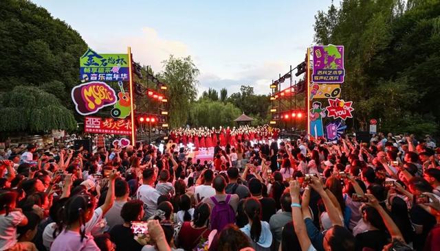 从街角到云端 乌鲁木齐“烟火生活季”如何用小场景拼出城市新叙事