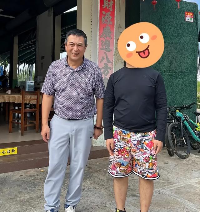 钱再多有什么用！55岁张嘉译现状曝光！病情严重到连走路都站不直