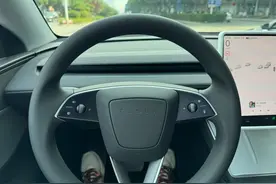 特斯拉电池能用多久？买电车担心电池不耐用，内行人帮你破局！图片