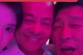 70岁崩牙驹闪现老挝！招待牌王刘华弟3天花90万，当场发钱太豪横图片