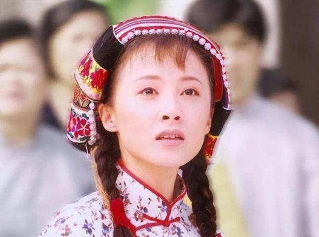演员徐露：嫌丈夫丑不生孩子，丈夫给她245万，生下女儿后怎样了