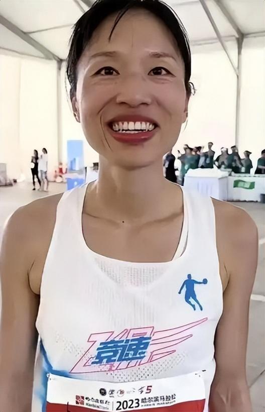 张水华也没想到，离春节不到一个月，白岩松竟因一个举动口碑暴增