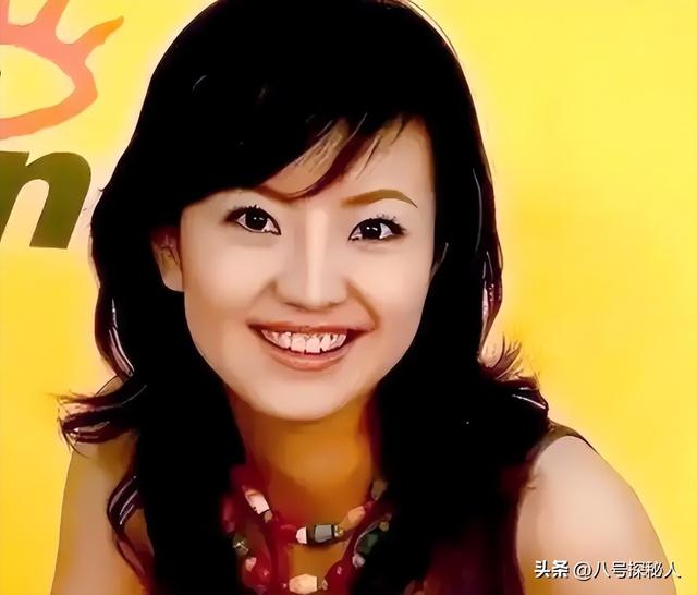 她和撒贝宁同居多年，却转身投入富家怀抱，没想到现在竟沦落至此