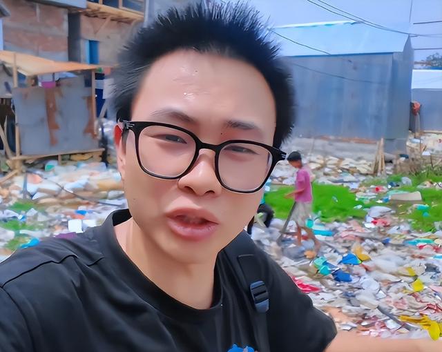 湖北小伙在孟加拉贫民窟，被大妈相中拉进家，让把她女儿娶回中国