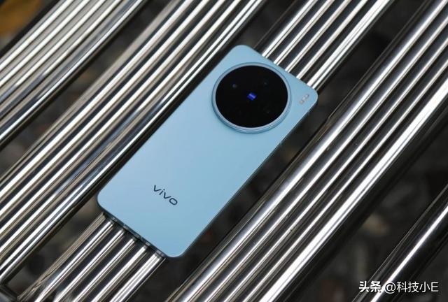 vivo开启降价模式，100倍变焦+IP69防水，直屏旗舰跌至3206元