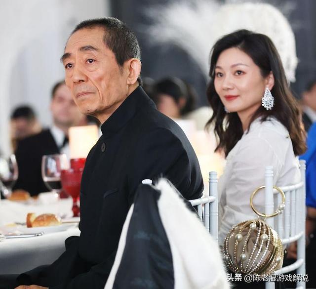 这一次，"老夫少妻"的残酷现实 ，在75岁张艺谋身上体现得淋漓尽致