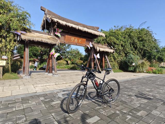 首骑昆明池
